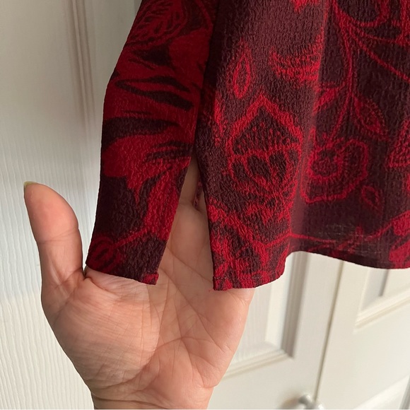 VINCE CAMUTO “Desert Summer” Paisley Print Halter Blouse in Cranberry Size Small - Picture 5 of 12